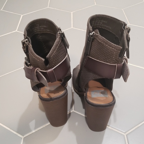 Open Toe Wedges - Picture 3 of 3